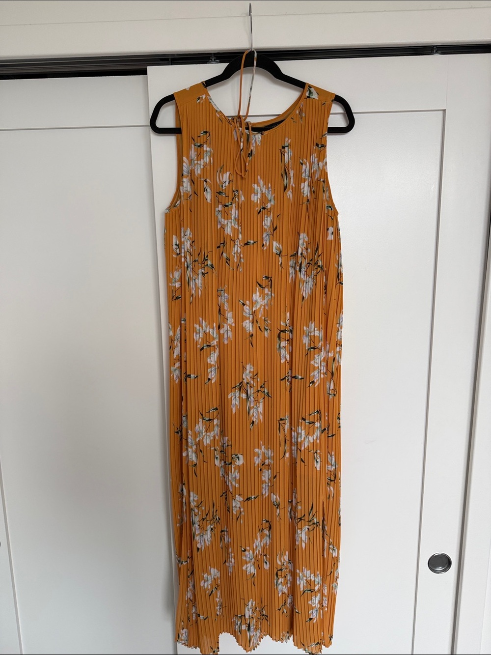 Banana Republic Mustard Floral Pleated Maxi Dress - Picture 2 of 2